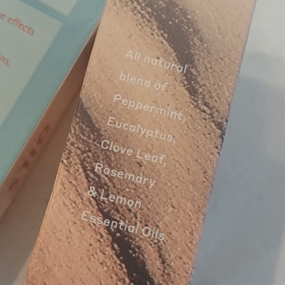 Essential Oils Handbook plus Oil - Picture 3 of 4